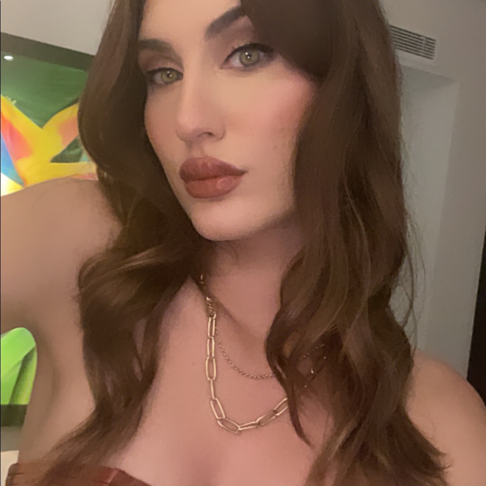 Meet your Posher, Daniela tamara